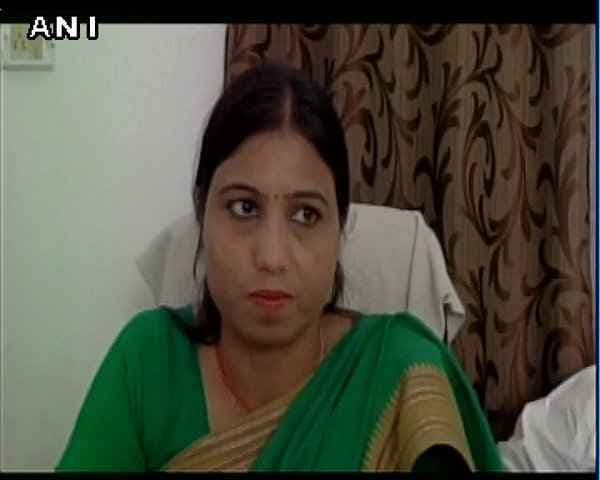 उत्तर प्रदेश : जब सरेआम विधायक ने इंस्पेक्टर को लगायी फटकार तो हो गई सिट्टी-पिट्टी गुम , Video