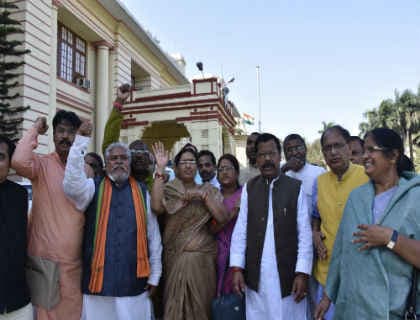बिहार विधानसभा : विपक्षी सदस्यों का वेल में हंगामा, चली पूरी कार्रवाई