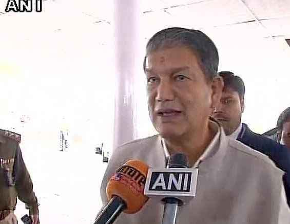 उत्तराखंड : भाजपा ने सरकार बनाने का दावा ठोका, गिर सकती है रावत सरकार