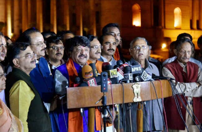 उत्तराखंड: आज राष्ट्रपति से मिलेंगे कांग्रेस के ''बागी'' विधायक