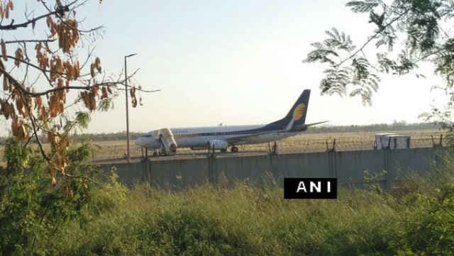 मुंबई-देहरादून जेट एयरवेज की फ्लाइट में बम की खबर