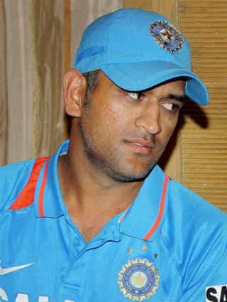 कम अंतर से जीत के पत्रकार के सवाल पर भड़के कैप्टन कूल धौनी