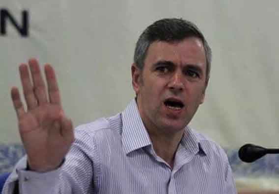 उमर ने महबूबा पर सरकार गठन को लेकर ढुलमुल रवैया अपनाने का लगाया आरोप