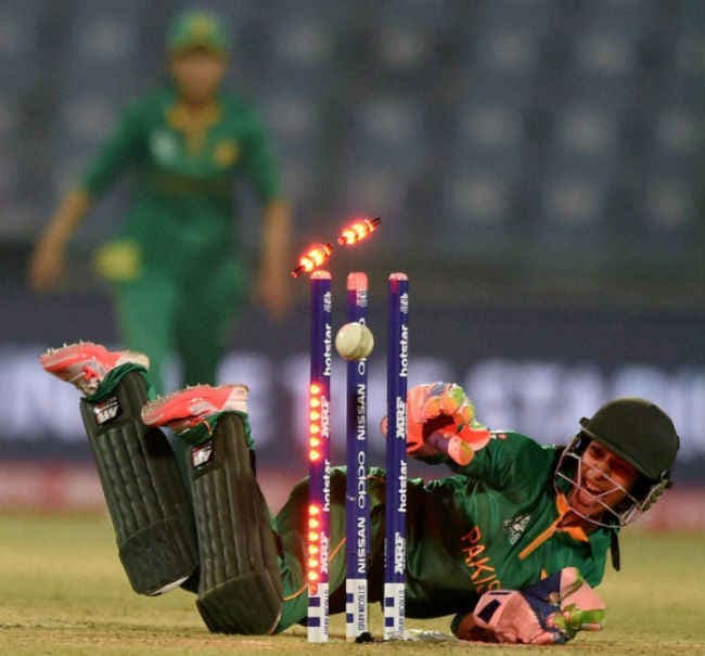 सिदरा का अर्धशतक, पाकिस्तान की महिला टीम ने बांग्लादेश को नौ विकेट से हराया