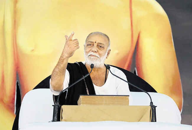 अच्छे वक्ता के लिए बनें अच्छा श्रोता : मोरारी बापू