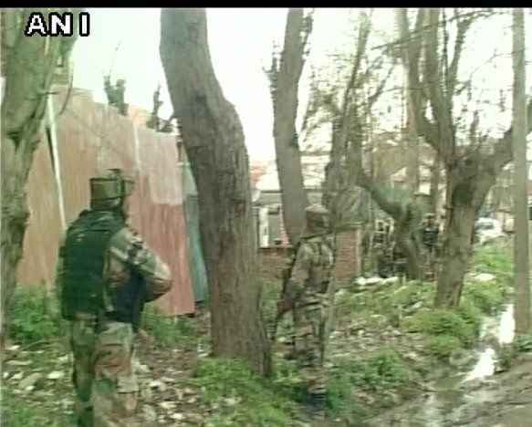 ग्रेनेड विस्फोट में सेना के दो जवान, एक नागरिक घायल