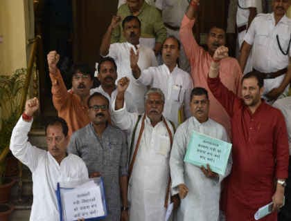 बिहार विधानसभा : इंस्पेक्टर राज खत्म करो और टैक्स वृद्धि को लेकर बीजेपी ने किया हंगामा