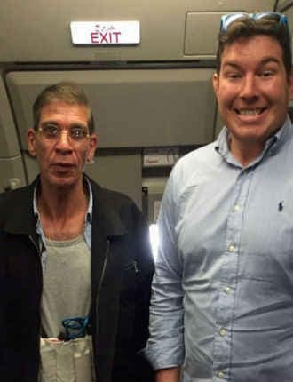 विमान का हो चुका था अपहरण, "जनाब" ने ली किडनैपर के साथ सेल्फी