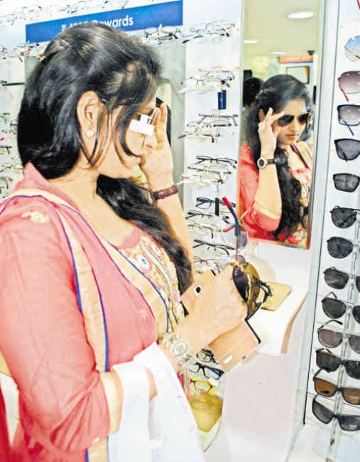 चुभने लगी धूप, छूटने लगे पसीने