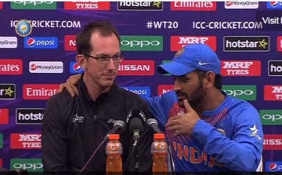 धौनी के व्यंग्य बाण को झेलने वाले आस्ट्रेलियाई पत्रकार ने, बिताये पलों को साझा किया