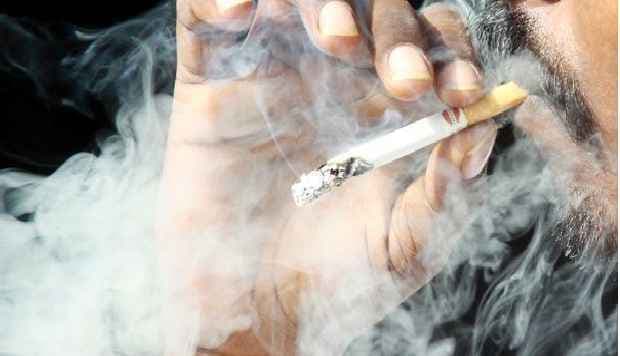 नियम के खिलाफ सिगरेट कंपनियों का उत्पादन बंद