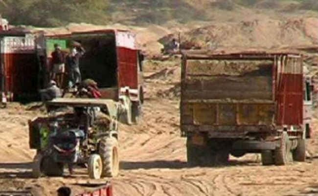 सारण में फर्जी चालान पर हो रही बालू तस्करी, पुलिस ने किया गिरोह का खुलासा, दो गिरफ्तार