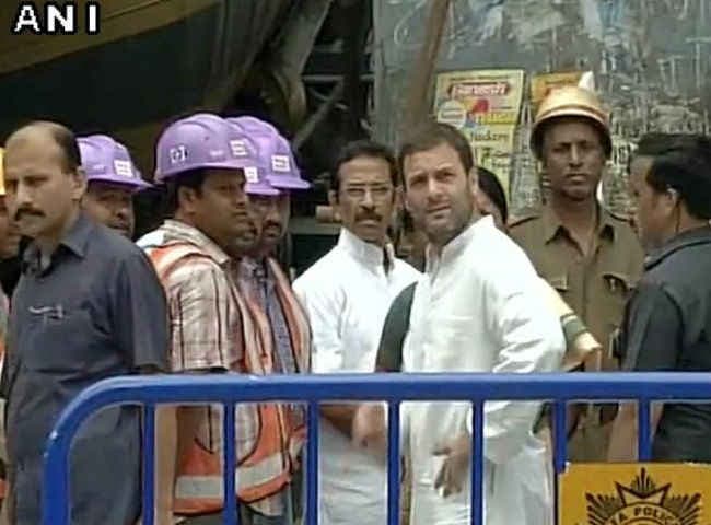 कांग्रेस उपाध्यक्ष राहुल गांधी ने किया फ्लाईओवर हादसे स्थल का मुआयना