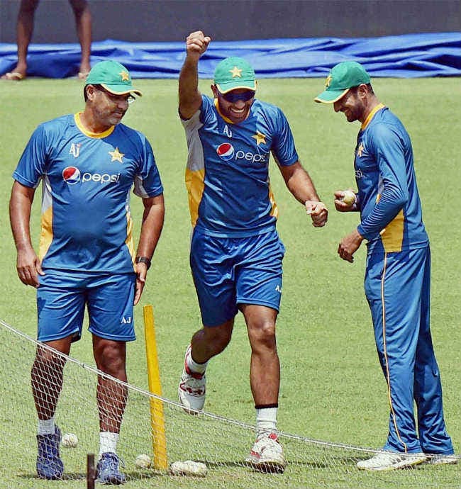 वकार के उत्तराधिकारी की खोज शुरू