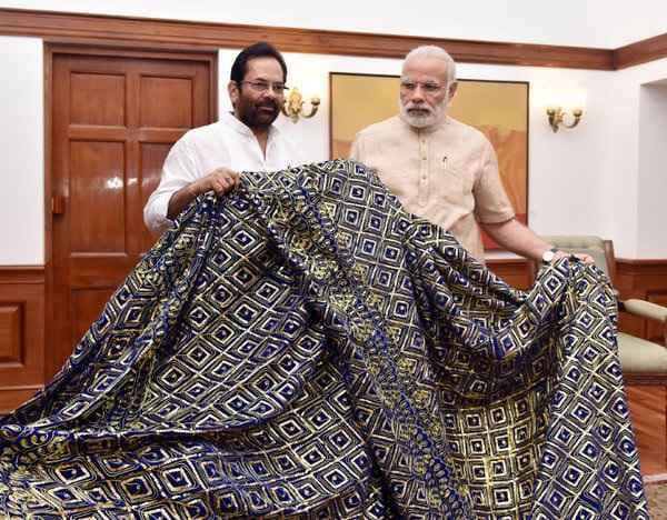 ख्वाजा की दरगाह पर नकवी चढाएंगे पीएम मोदी की चादर