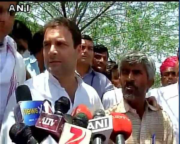 राजस्थान पहुंचे राहुल गांधी, दलित युवती के परिजनों से की मुलाकात