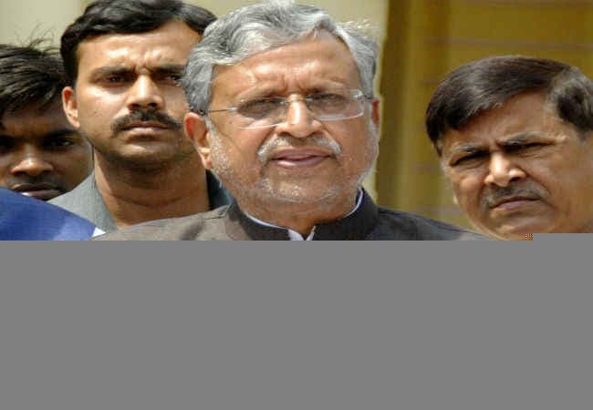 नीतीश सरकार न प्यास बुझाने के लिए पानी दे रही है, न ही आग बुझाने के लिए : सुशील मोदी