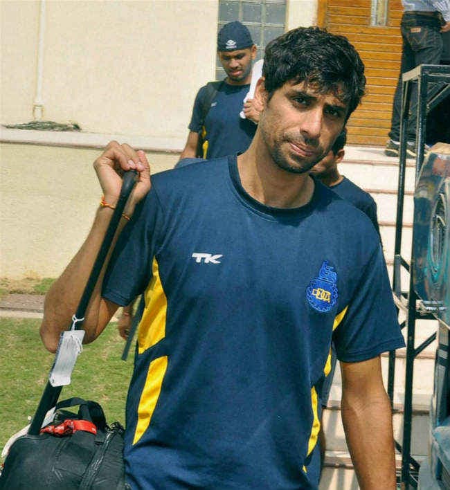 सनराइजर्स को लगा बड़ा झटका, आशीष नेहरा चोटिल, दो मैच के लिए टीम से बाहर