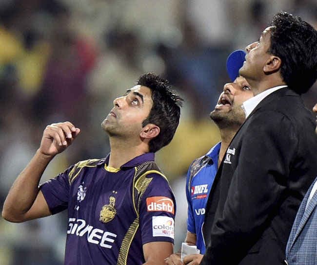 भूकंप से ईडन गार्डन्स के प्रेस बाक्स में हडकंप