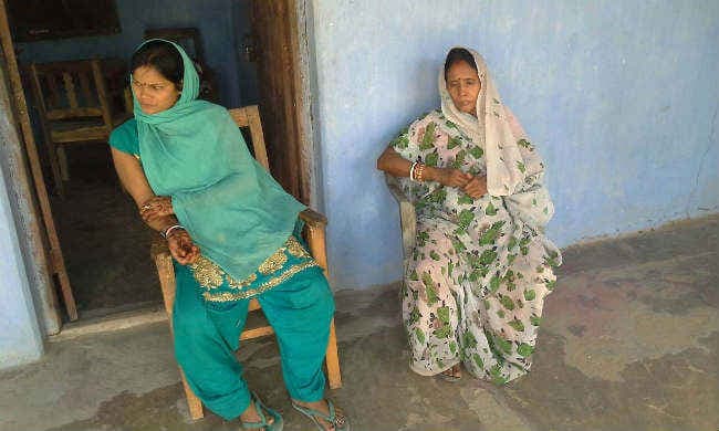 दो महिला नक्सली गिरफ्तार रिश्ते में दोनों हैं सास-बहू