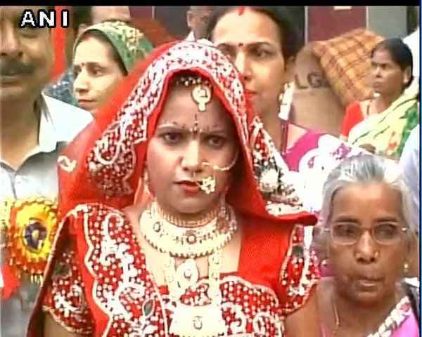 शौचालय नहीं होने पर युवती ने किया शादी से इंकार, थामा दूसरे युवक का हाथ