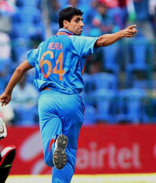 दबाव से निपटने के मामले में धौनी सर्वश्रेष्ठ : नेहरा