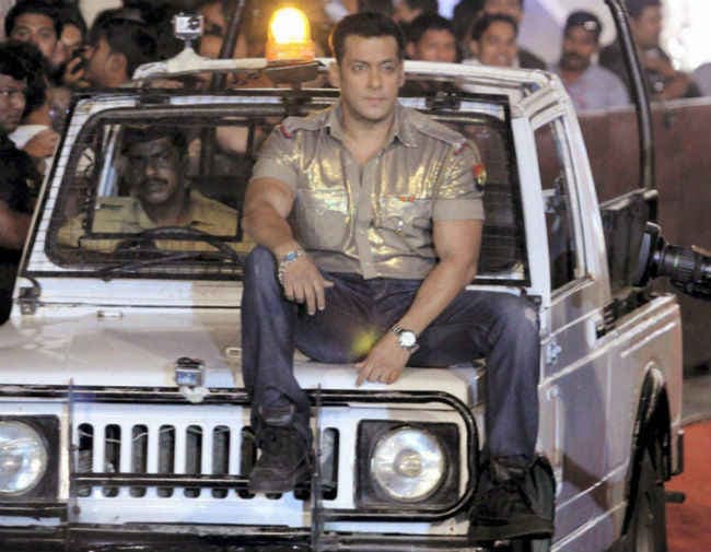 ...तो ये है सलमान खान के फेवरेट कार और बाइक्स, देखें वीडियो