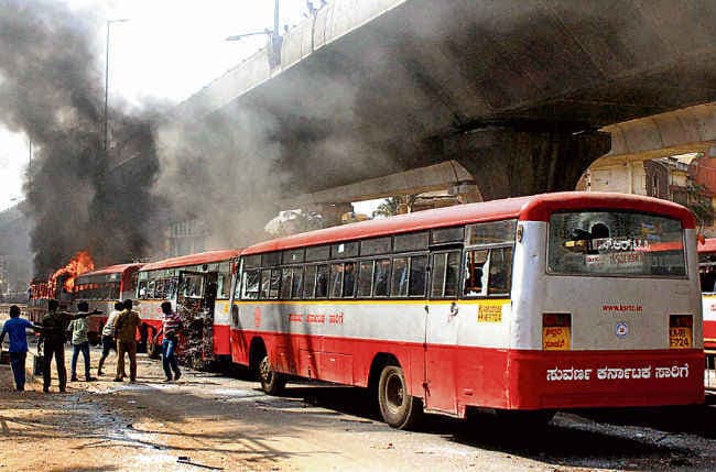 हिंसक प्रदर्शन के बाद केंद्र का फैसला : PF निकासी के नये नियम को लिया वापस
