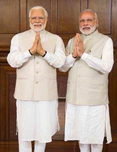 जब ''मोम'' से बनी अपनी प्रतिमा देखकर चौक गए नरेंद्र मोदी, कलाकार को बताया ब्रह्मा