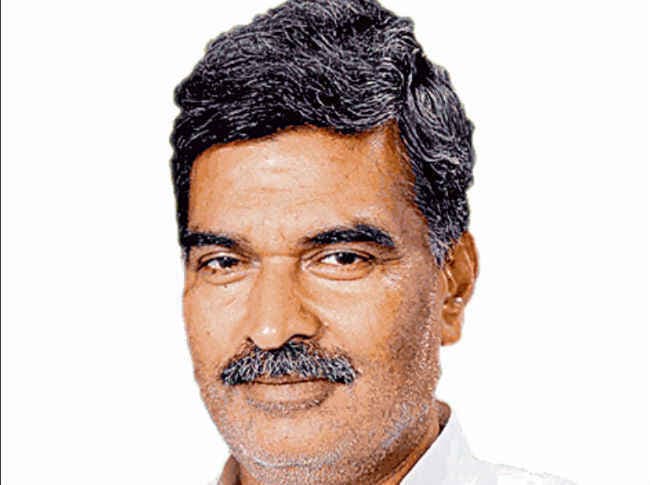 पीएम बनकर गटर का पानी पिलायेंगे नीतीश