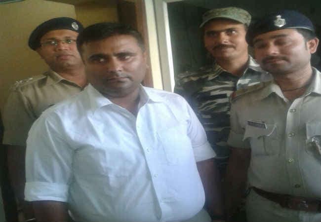 बिहार : बेगूसराय में फर्जी IPS अधिकारी गिरफ्तार