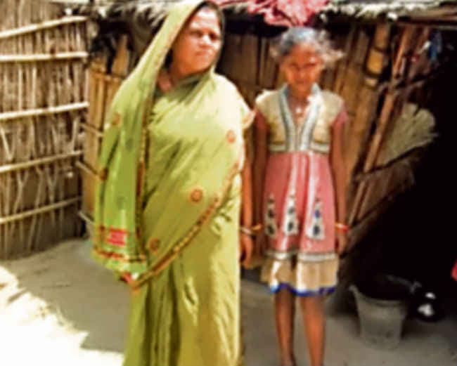 आरती हंसती है तो निहाल हो जाता है गरीबों का यह टोला