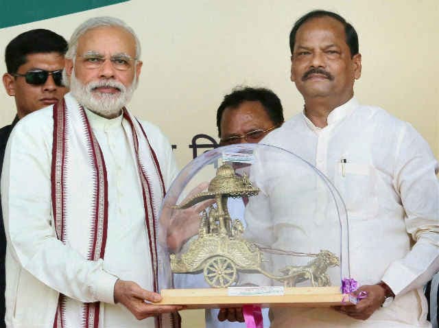 योजना और पैसों की कमी नहीं, गांव जागरूकता दिखाये : प्रधानमंत्री