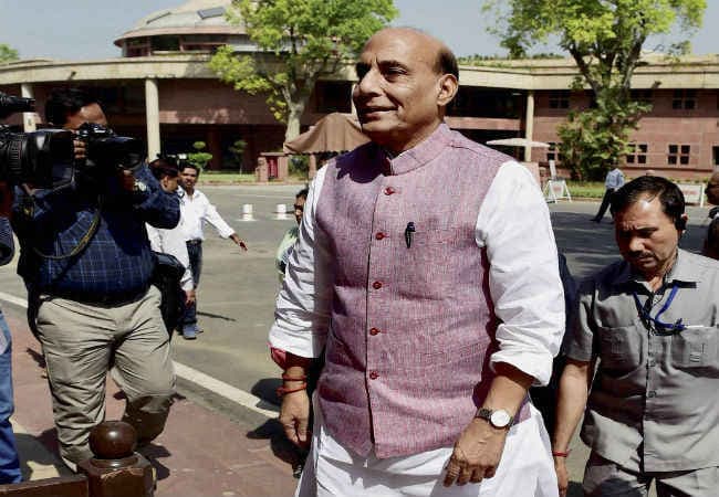 हर धर्म के लोगों को अपने धर्म को चलाने की है आजादी : राजनाथ