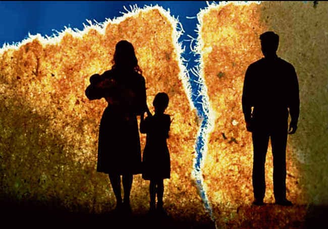 बच्चे का जीवन तबाह न कर दे तलाक का फैसला