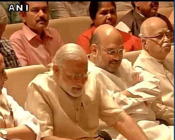 PM MODI की क्लास में छूटे सांसदों के पसीने, जानें कैसे
