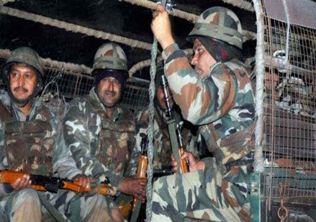 पठानकोट वायुसेना अड्डे पर आतंकी हमले के लिए संसदीय समिति ने सरकार की खिंचाई की