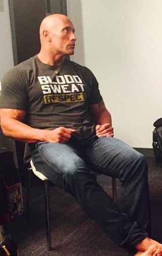 प्रियंका, वरुण धवन ने ड्वेन जॉनसन को जन्मदिन की बधाई दी