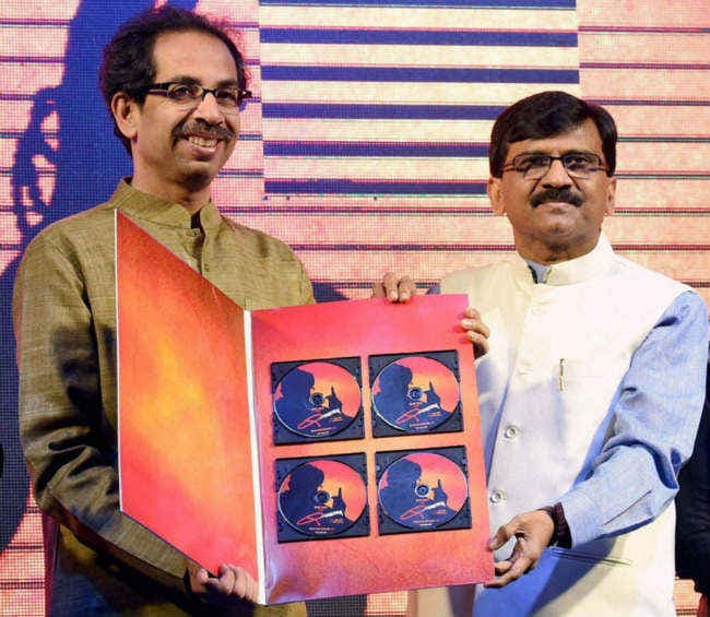 गिरगिट से भी ज्यादा तेजी से रंग बदल रही है मोदी सरकार  : शिवसेना