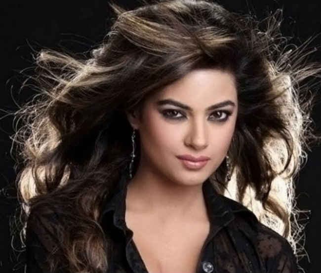 इंडस्‍ट्री में हर कोई आपका मूल्यांकन करता है : मीरा चोपडा