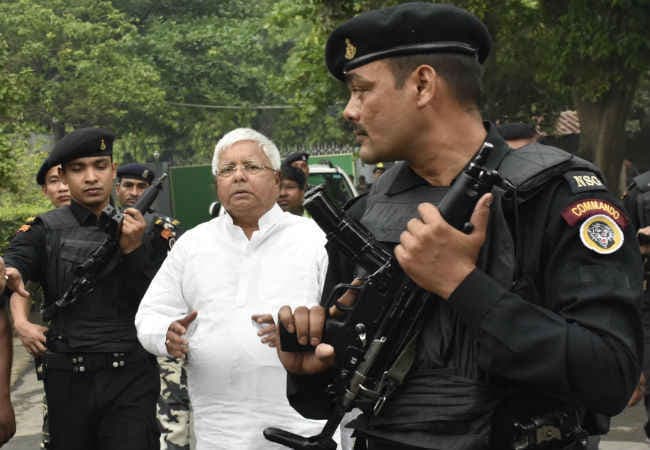 चारा घोटाला मामला : लालू यादव, जगन्नाथ मिश्रा कोर्ट में हुए पेश