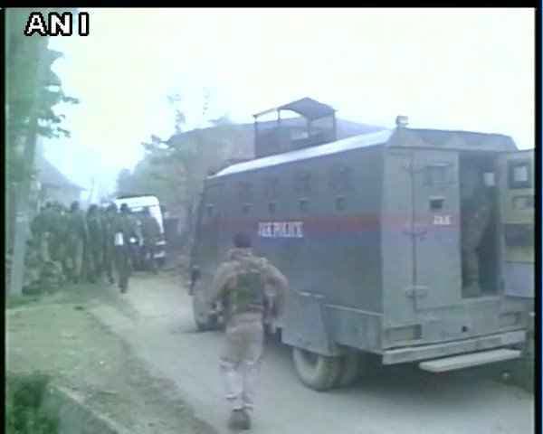 J&K : आतंकवादियों के मारे जाने के बाद पुलवामा में प्रदर्शन, रेल और मोबाइल सेवा बाधित