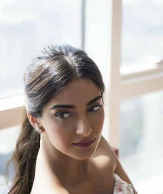 मदर्स डे : शबाना आजमी को सोनम कपूर से मिला गिफ्ट, जाने क्या था खास