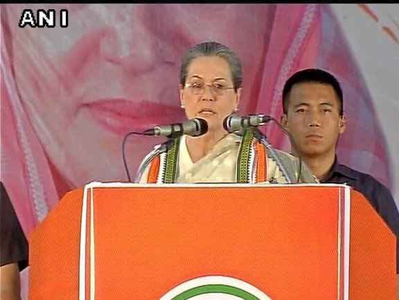 भावुक हुईं सोनिया गांधी कहा - भारत मेरा घर है और यहीं अपनी ''आखिरी सांसें'' लूंगी