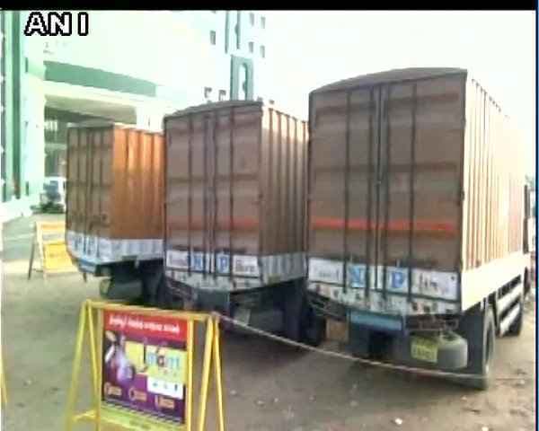 तमिलनाडु में तीन कंटेनर से 570 करोड रुपये जब्त, स्टेट बैंक ने अपना पैसा बताया