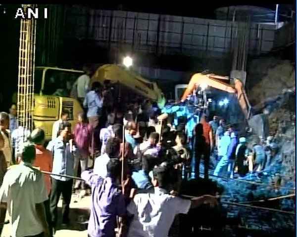 गुंटूर: मॉल की दीवार गिरने से 7 की मौत, मृतकों के परिवारों को 20-20 लाख का मुआवजा
