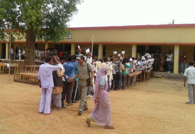 झारखंड में विस उपचुनाव : पांकी में कुल 64 प्रतिशत तो गोड्डा में 60.44 प्रतिशत वोटिंग