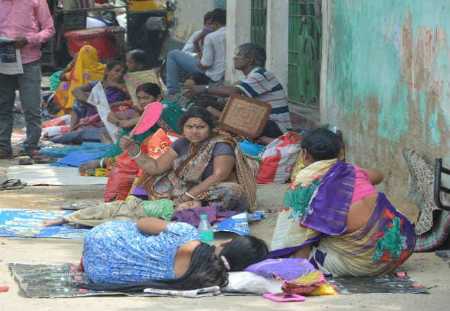 जूनियर डॉक्टरों की हड़ताल जारी, इलाज के अभाव में 9 मरीजों की मौत