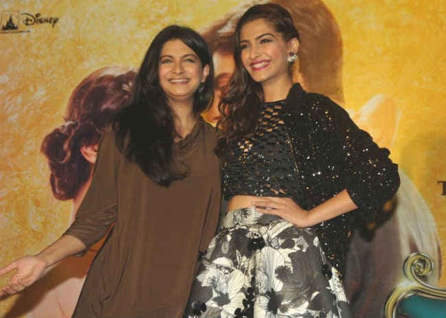 सोनम के घर बजेगी शहनाई, बहन रिया करेंगी ब्‍वॉयफ्रेंड संग शादी