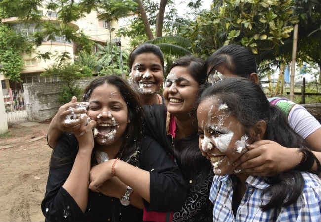 CBSE 12वीं रिजल्ट : पटना जोन से इस बार 75.29 फीसदी परीक्षार्थी हुए पास, 8वें पायदान पर है पटना जोन